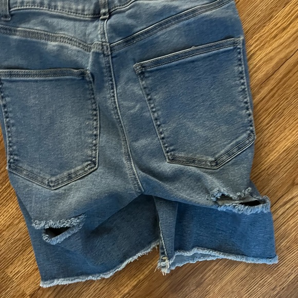 Refuge Charlotte Russe Cali denim shorts 5 stretch nwot - Picture 2 of 3